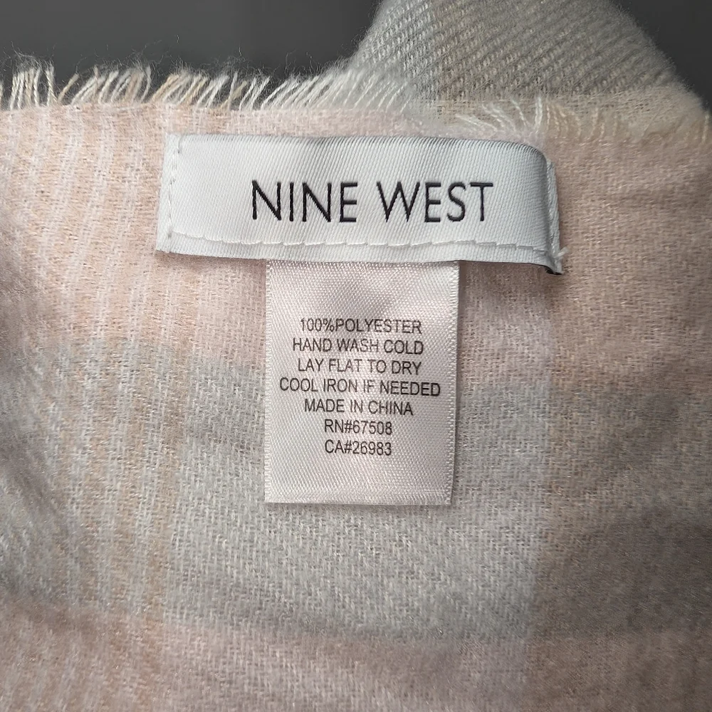 Nine West Plaid Scarf Shoulder Wrap Gray Pink Tan Wide Checkered Fringe